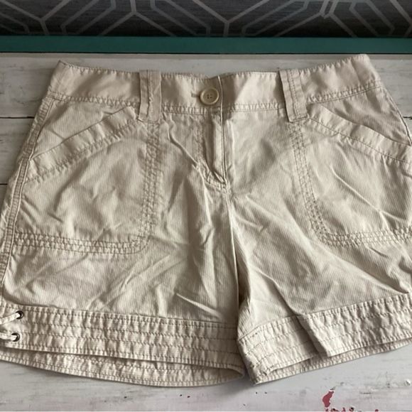 LOFT FLAT FRONT‎ CHINO SHORTS - Picture 1 of 11